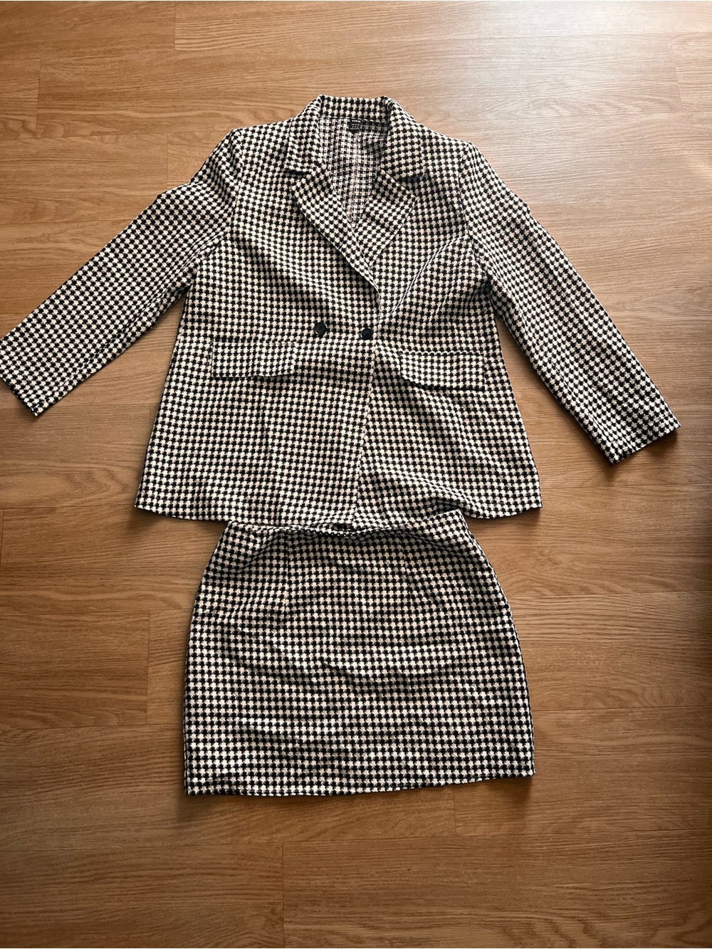 Houndstooth Two-Piece Blazer & Skirt Set - Black & White